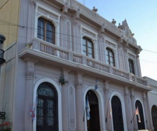 869353.jpg_crop_square