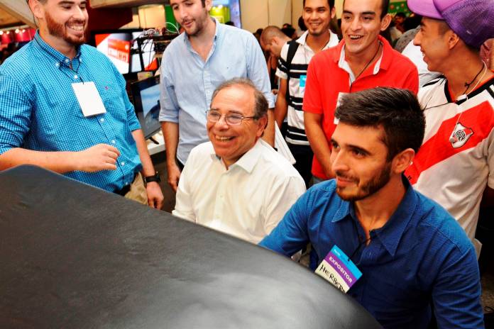 aa838fe3-b72e-45b5-8b37-363885f388c0