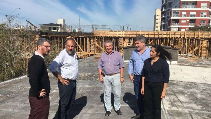 policho y funcionario