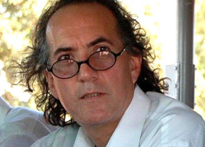 OscarThomas_EbyCuadernogate-696x500