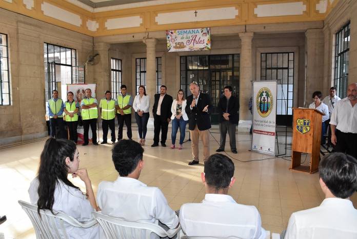 8a58cef2-2ee8-46f5-97b2-fbe3b2266dc9