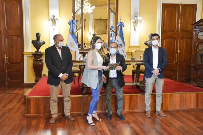 b77baa32f2a7a3414e388d5cbeb16c9a0babd5f3