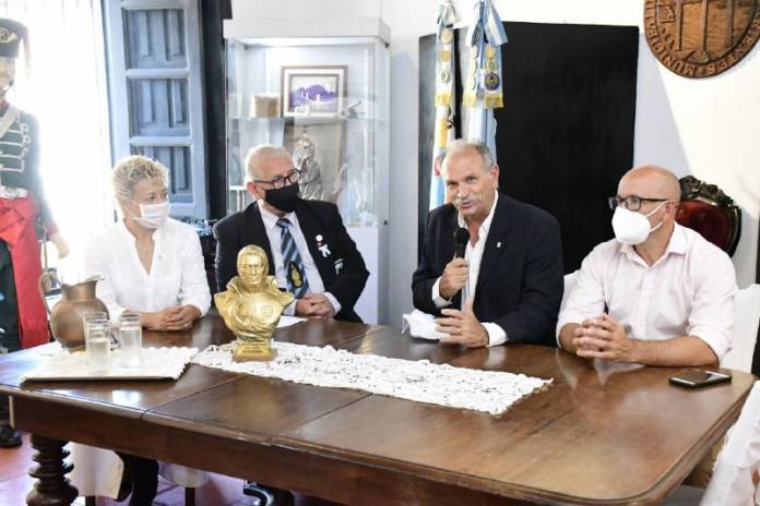 dca574e9-be8a-4d61-93dc-6f61b39751ea