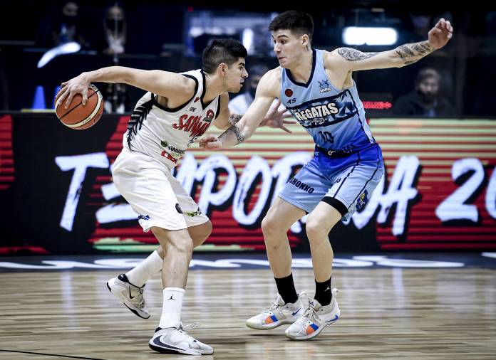 La-Liga-2020_2021-Playoffs-Cuartos-de-Final-Juego-3-Regatas-1-vs-San-Martin-1-15