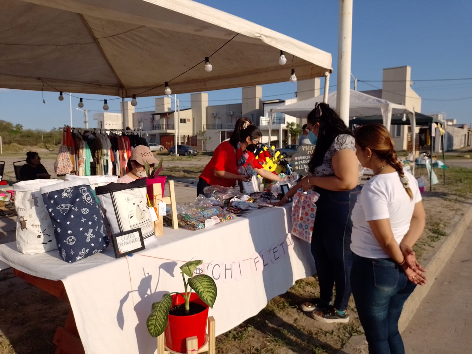 Se sumó a las Ferias el B Santa Catalina y la Unidad Penal 7 de San Luis  del Palmar - La Red Corrientes 107.1