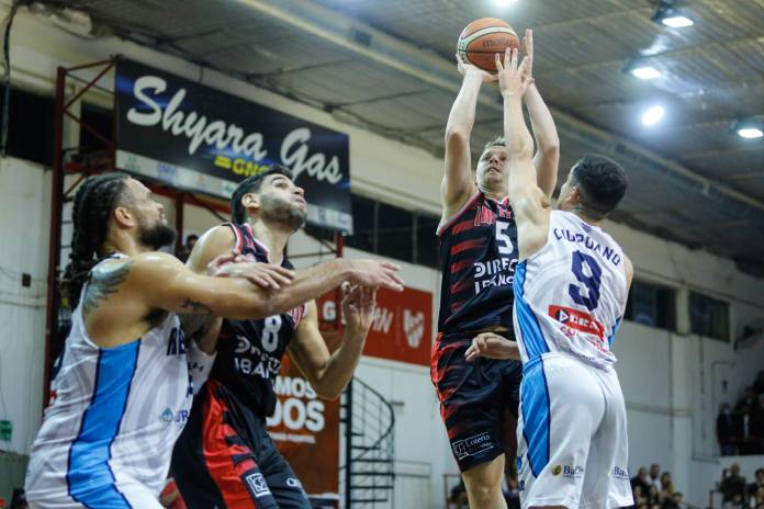 Liga Nacional 2021_22 - Cuartos de Final - Juego 1 - Instituto (1) v Regatas (0)