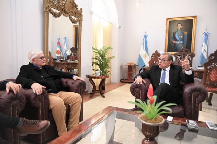 02b61c7d-80b1-339b-08d6-50d1f08eccbc