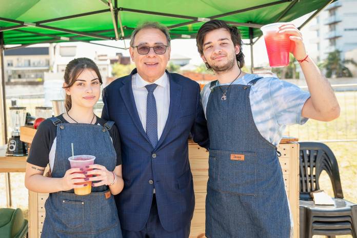 b0b4ce33-ee39-c11a-6ae1-f3bfcc0f6b72 (1)