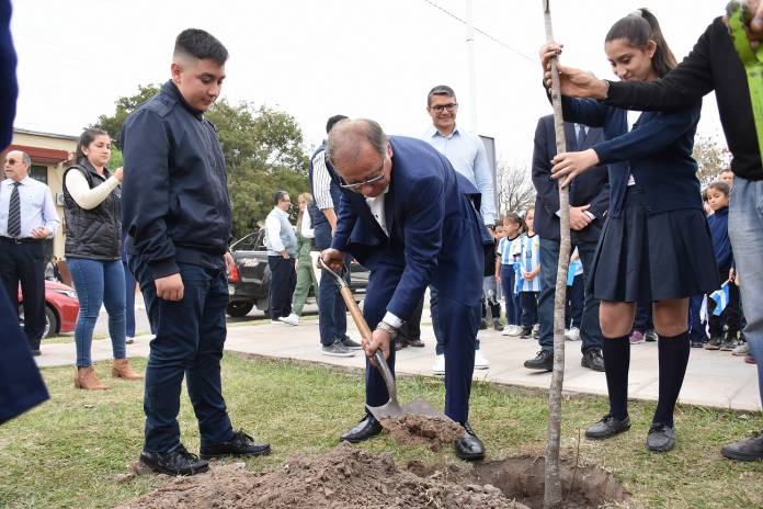 1d81335c-75fd-98a0-d840-f7396ea43a98