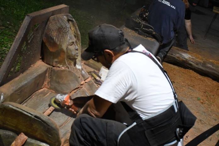 495390e8-82f2-7926-4a40-f98b013b6c40