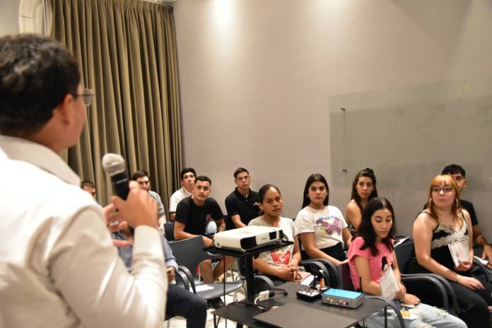 9fe17732-796b-e314-8512-035000d24213