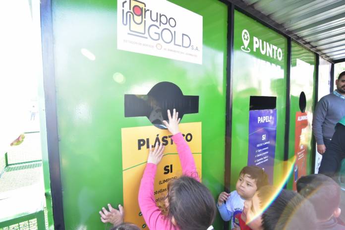 c65aa76f-cd9b-40f1-ca07-898863e32956