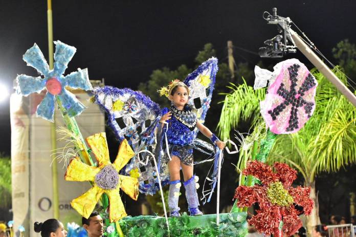 df4456a4-696c-bf3d-c669-f98331ca8499