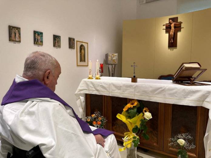 Pope Francis concelebrates Holy Mass in Gemelli hospital