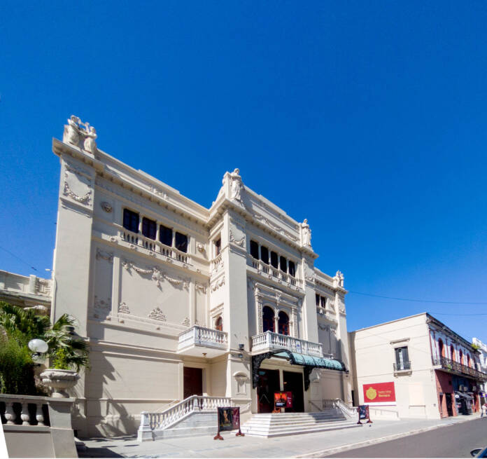 Teatro Oficial Juan de Vera