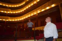 Meza recorrió el Teatro Juan de Vera y destacó el mantenimiento de las obras