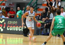 Regatas retornó al triunfo frente a Atenas