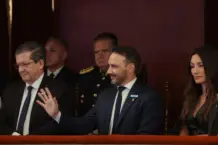 El Gobernador abrió los festejos del 25 de Mayo con una gala patriótica en el Teatro Vera