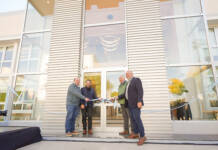 Valdés acompañó a los directivos de Luz y Fuerza en la inauguración de su residencia estudiantil