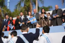 Valdés encabezó el acto por el Día de la Bandera y tomó la promesa a 3 mil estudiantes