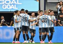 Messi se redimió del penal malogrado con un gol cerca del entretiempo
