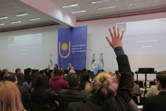 AsambleaUniversitariaUNNE-UM-696x464