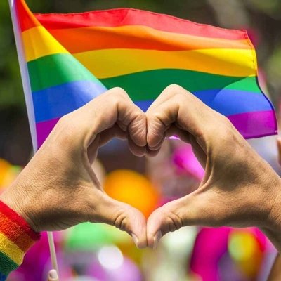 687539e8740c7_corazon-pride-movilh-matrimonio-1024x683 400